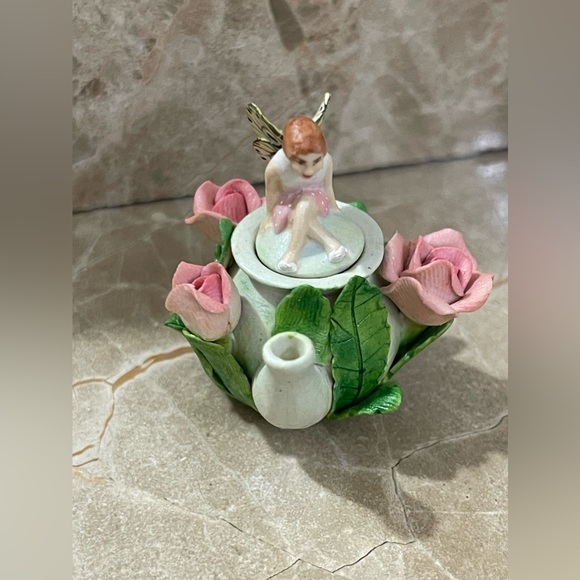 Other - Tiny Fairy teapot garden tea party toy 1” little pink roses and fairy wings
